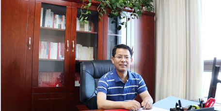 第八届陕西省优秀我会风采 ——咸阳市天然气总公司 总经理  简玉峰